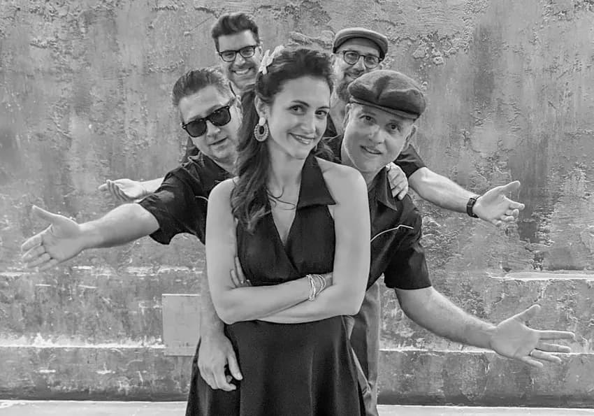 Angie & The Mooners